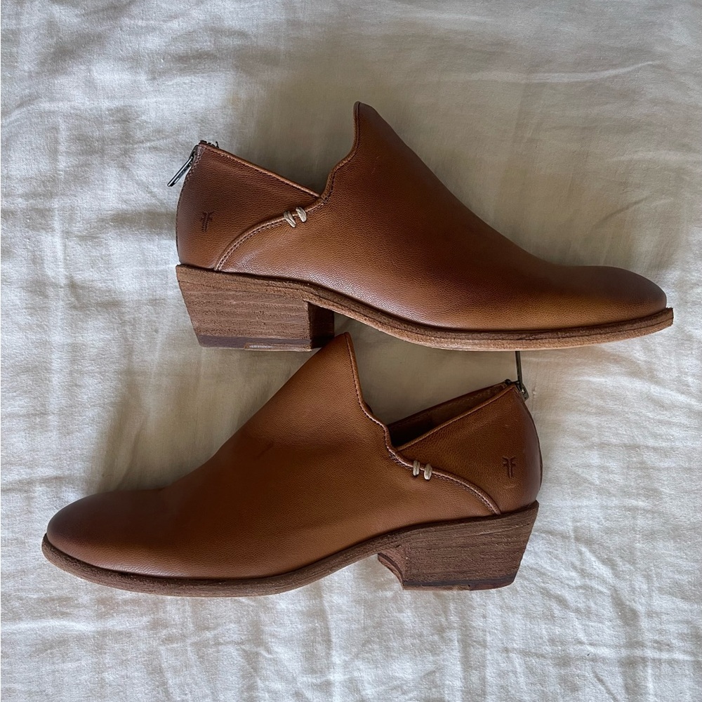 Frye Carson Shootie - VINTAGE